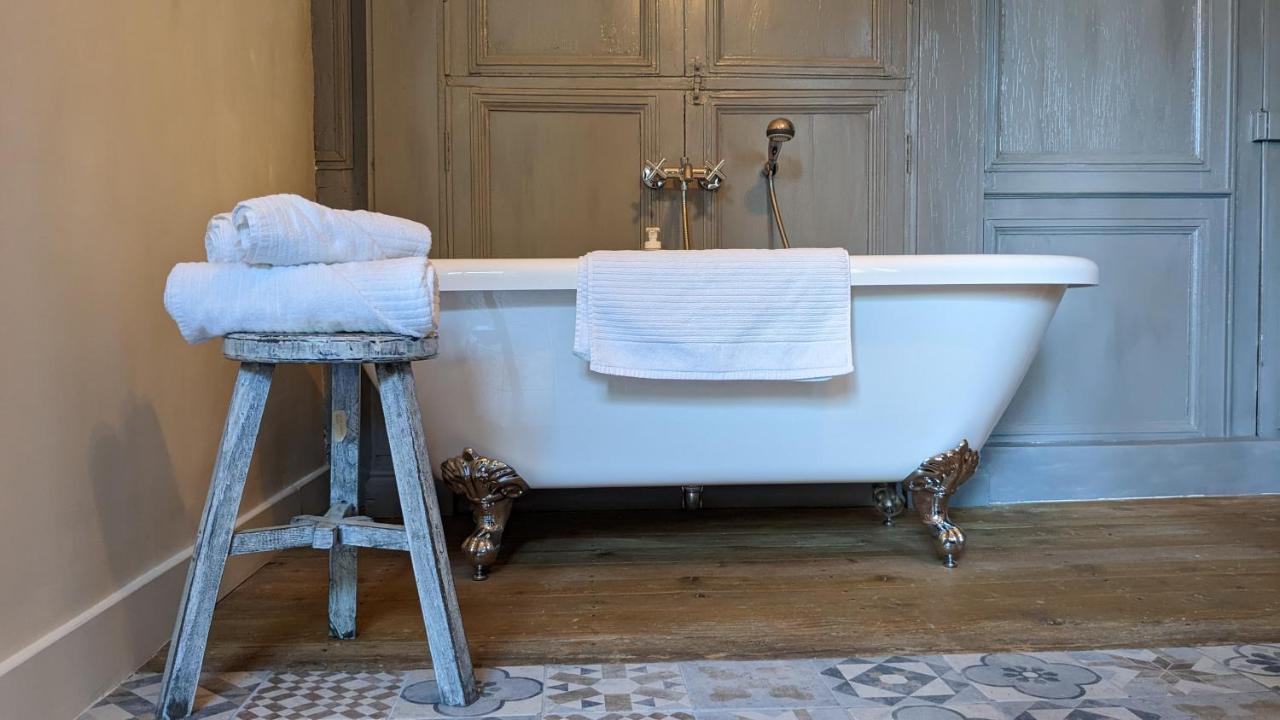 Manoir La Cerise Bed & Breakfast Fougerolles-Saint-Valbert ภายนอก รูปภาพ