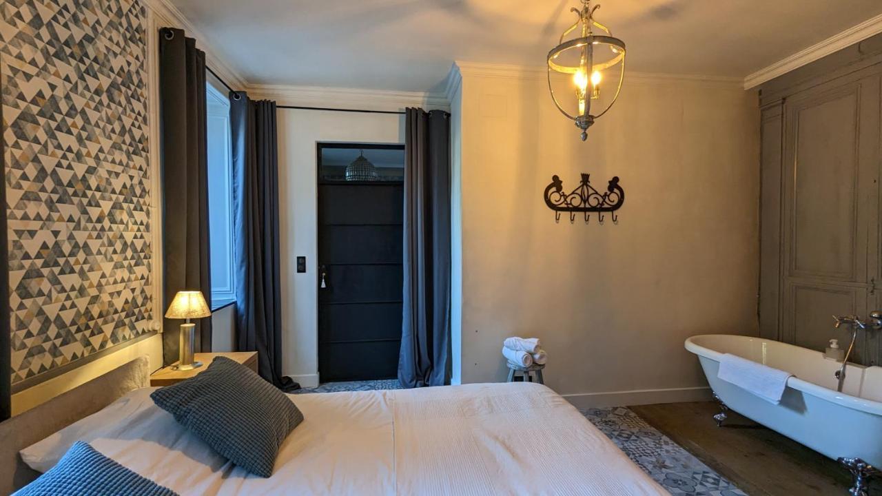 Manoir La Cerise Bed & Breakfast Fougerolles-Saint-Valbert ภายนอก รูปภาพ