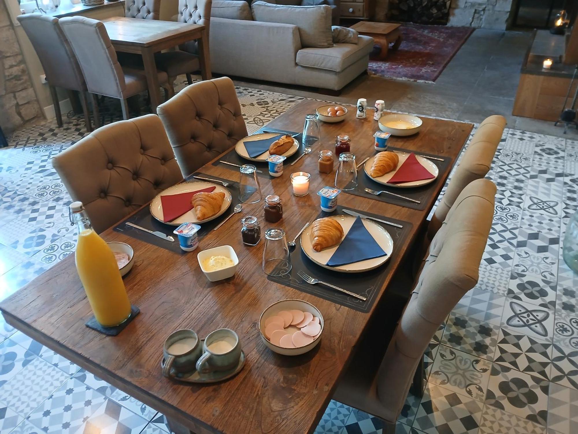 Manoir La Cerise Bed & Breakfast Fougerolles-Saint-Valbert ภายนอก รูปภาพ
